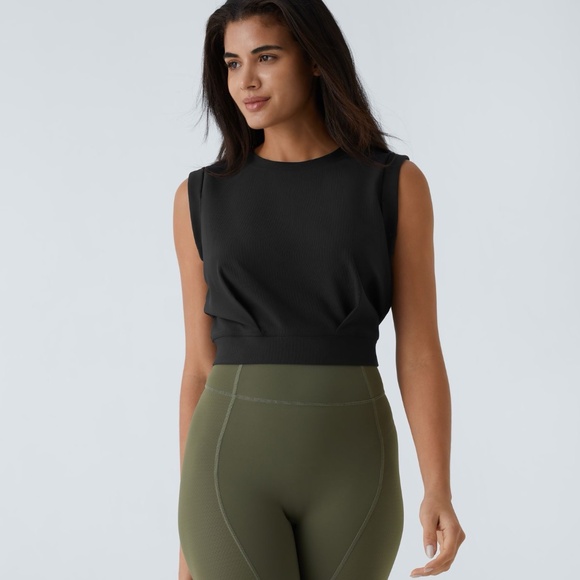 Halara Black Cropped Muscle Tank - Picture 1 of 5